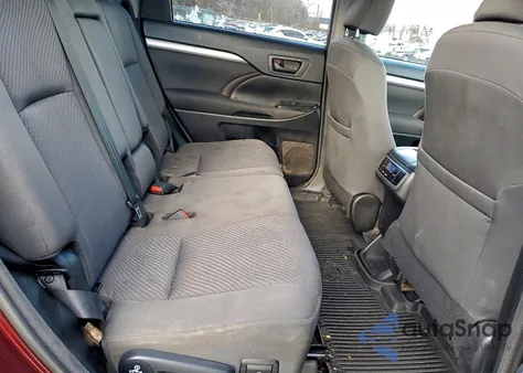 2018 Toyota Highlander Le z USA, uszkodzony, nr VIN 5TDBZRFH3JS914922